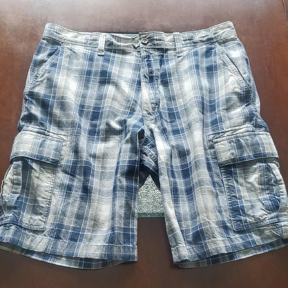 Eddie Bauer Blue and Gray Plaid Men's Shorts 36"
